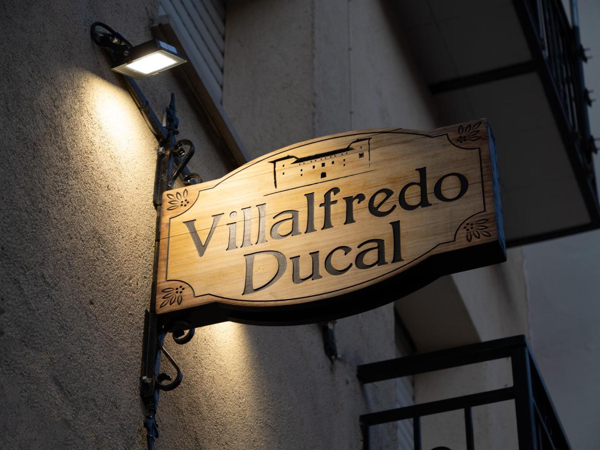 Villalfredo Ducal Pastrana Luaran gambar